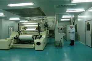 Five-layer or seven-layer co-extrusion film blowing machine